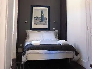 Evidencia Suites Bairro Alto